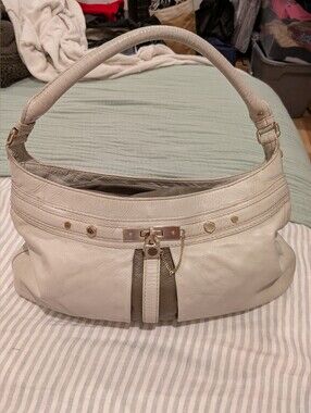Marc Jacobs Women's Cream Leather Shoulder Bag with Gold Hardware